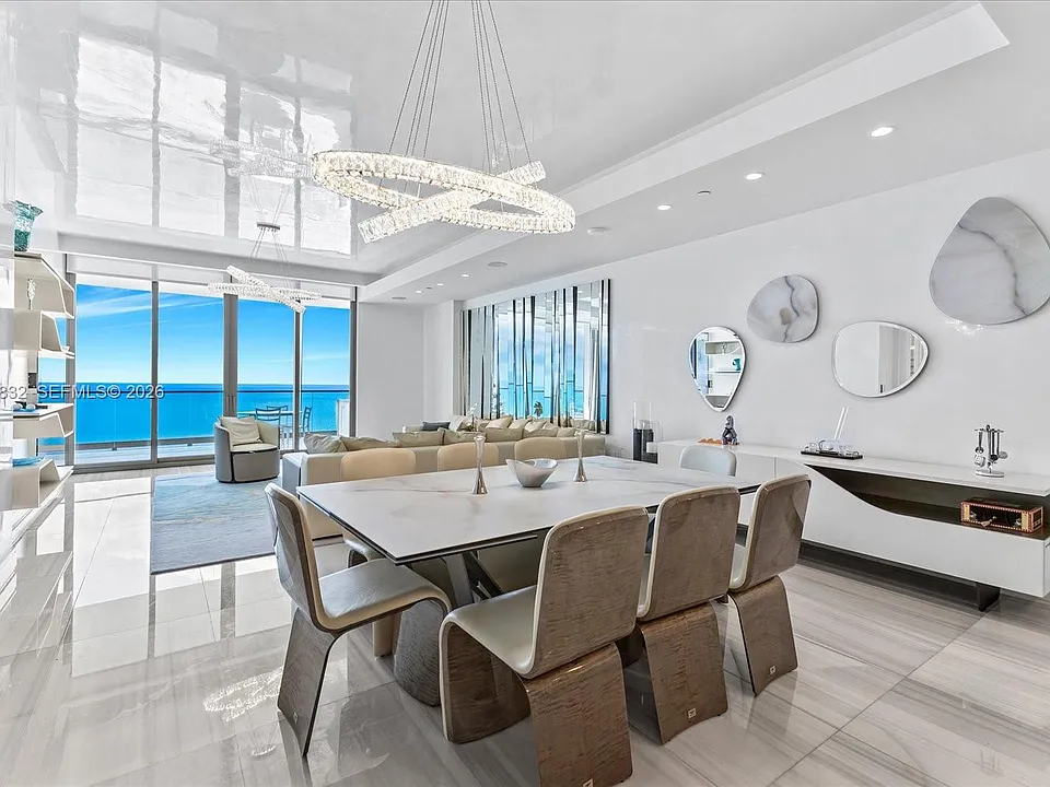 17901 Collins Ave #2802