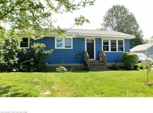 25 Robinhood Dr, Brewer, ME 04412