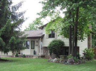 5105 Woodstock Dr, Swartz Creek, MI 48473