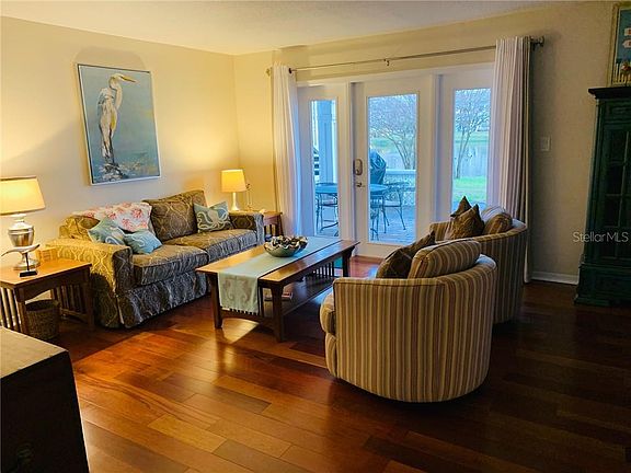 4th image of 213 Seahorse Dr SE #B