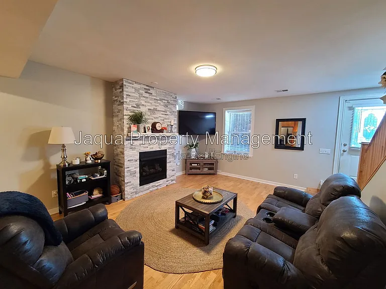 1117 Broad St #T5 — Photo 4