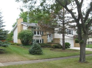 280 Millford Ln, Bloomingdale, IL 60108