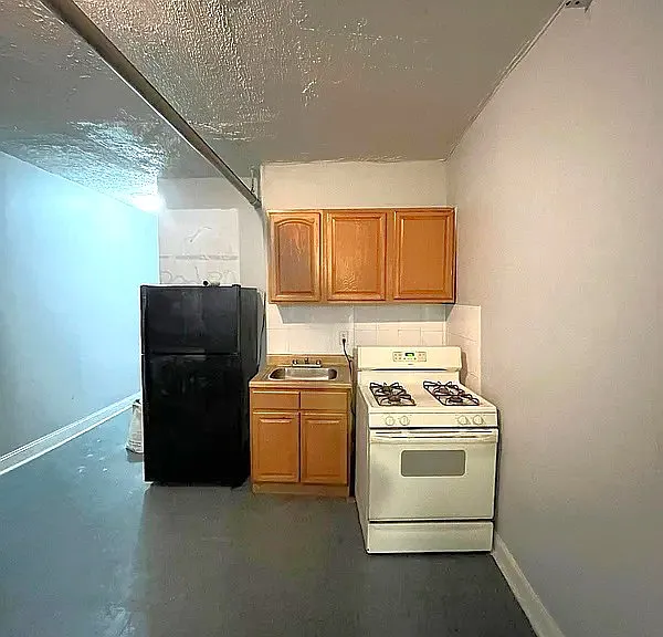 160 Vermilyea Ave #ST — Photo 1
