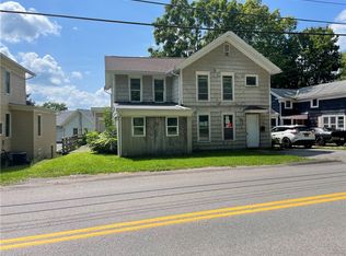 13 Layton St, Lyons, NY 14489