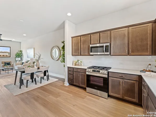 7942 KENNEDY HL #8, San Antonio, TX 78235