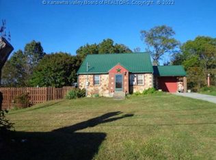 38 Holley Dr, Fayetteville, WV 25840