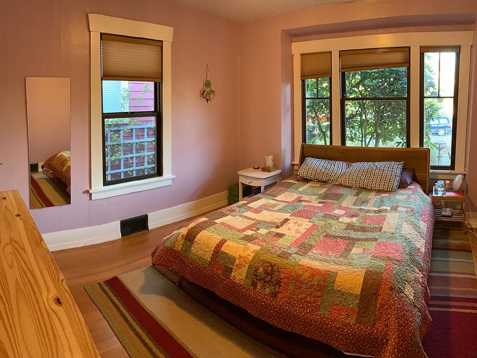 Front bedroom. Eastern exposure.