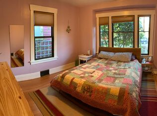 5717 Kensington Pl N, Seattle, WA 98103