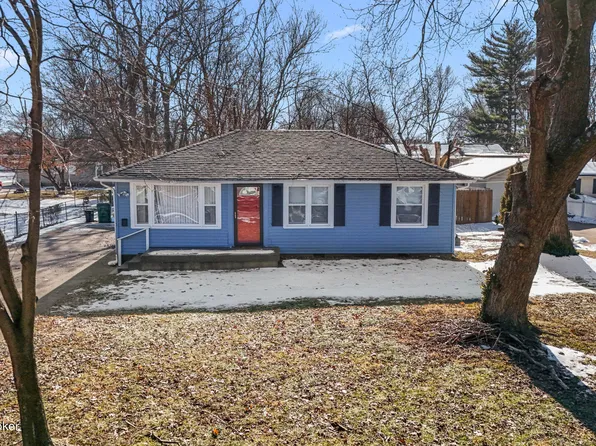 2702 Pioneer Rd, Shively, KY 40216