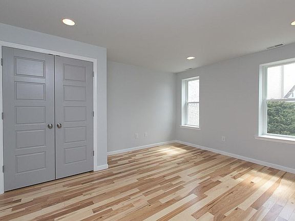 2nd image of 171 Green Ln Unit B