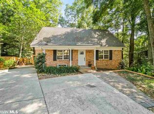 400 Circle Dr, Fairhope, AL 36532