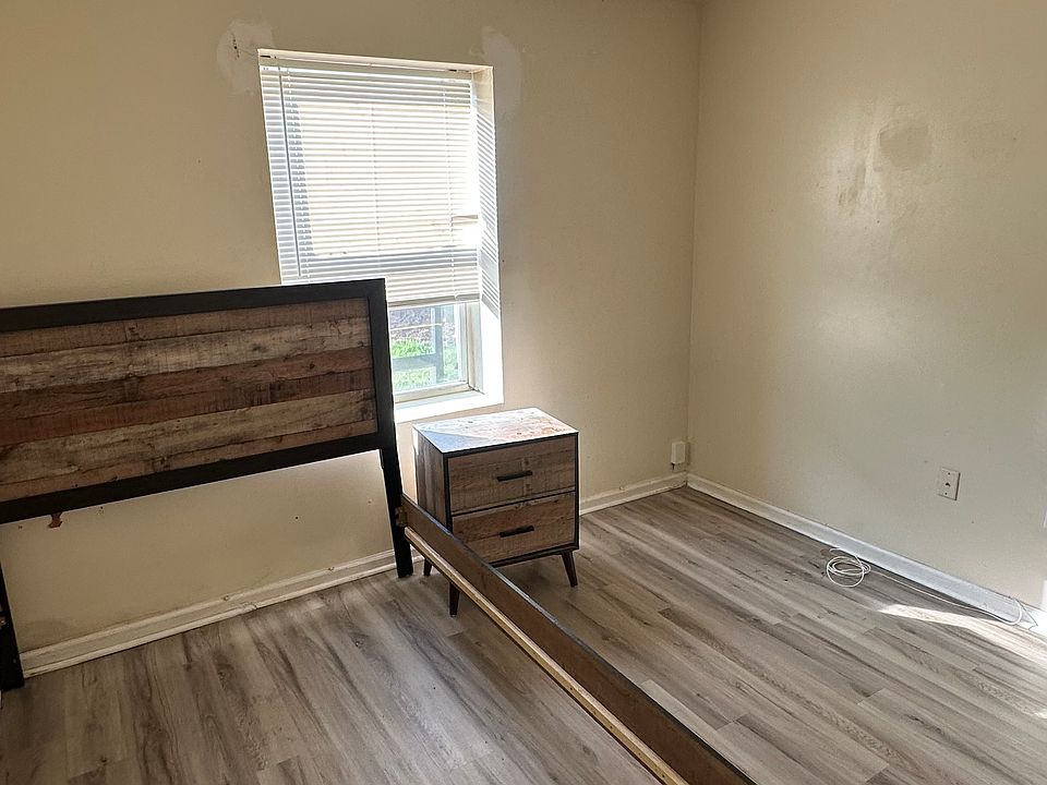 1st image of 97 Littleton Ave Floor 1