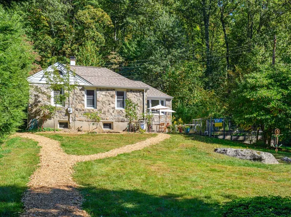 8 Satterlee Road, New Fairfield, CT 06812