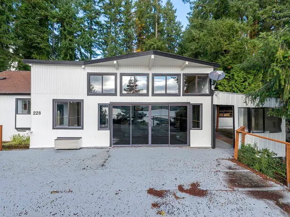 228 Lakeview Dr, Silverlake, WA 98645