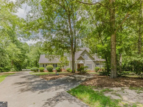 484 Edgewood Dr, Ellaville, GA 31806