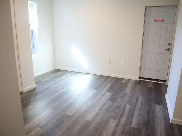 2202 Maryland Ave — Photo 6