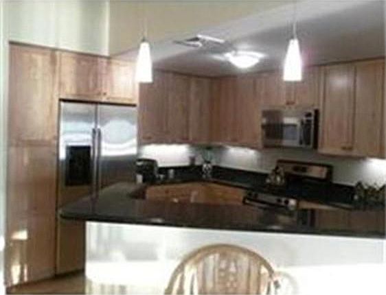 3rd image of 550 Pleasant St Suite 310