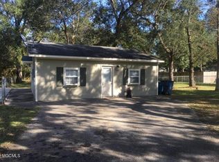 1616 Hunt St, Ocean Springs, MS 39564