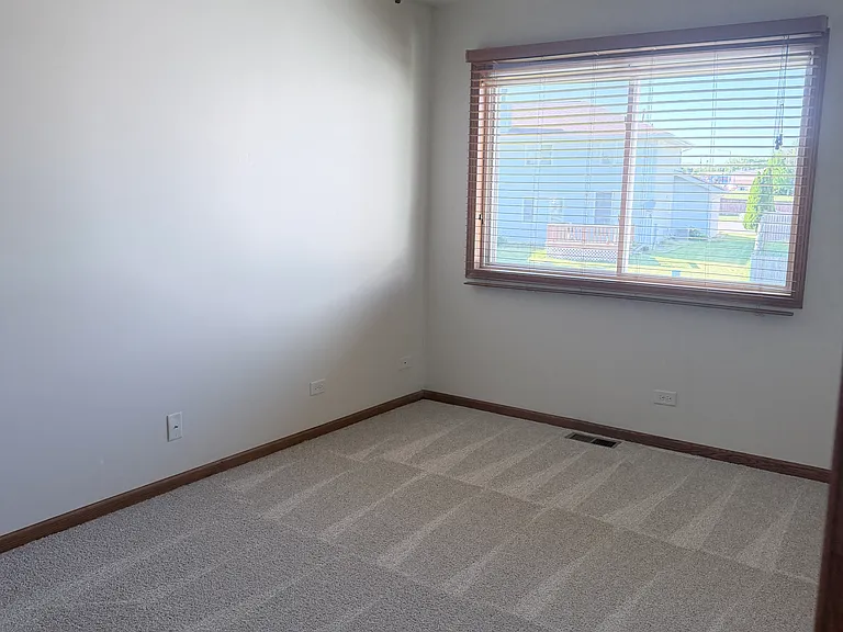 2333 Aster Dr — Photo 8
