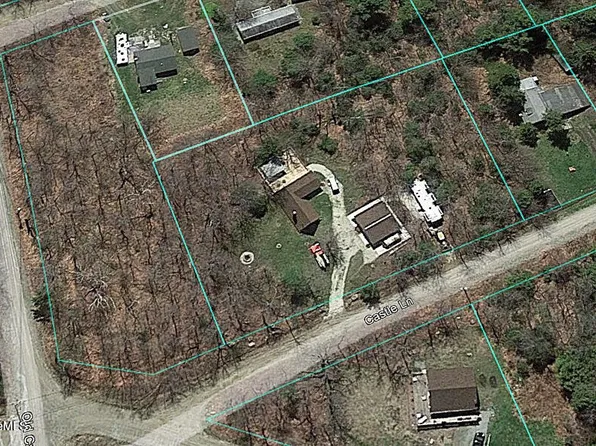 19 Castle Ln, Becket, MA 01223