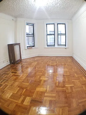 Rented by Roberto Guilbet, LREB | media 32