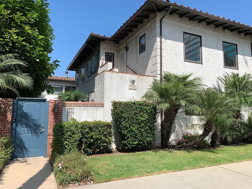 Building facing Ocean Boulevard