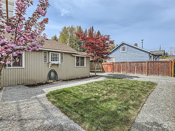 4th image of 110 N Alder Avenue