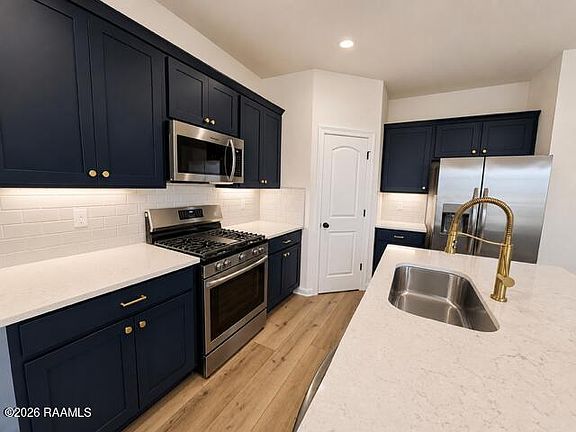 5th image of 116 Collins Ct