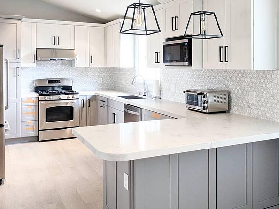 2nd image of 6021 Mahogany Ave