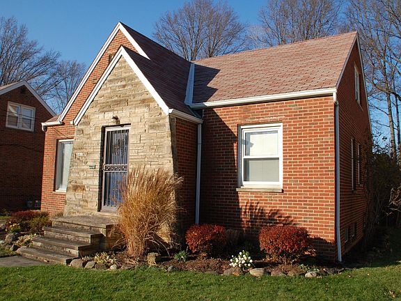 Front other angle of home.