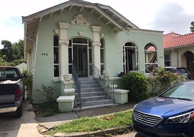 1st image of 842 Wilson Dr