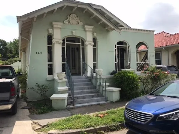 842 Wilson Dr, New Orleans, LA 70119