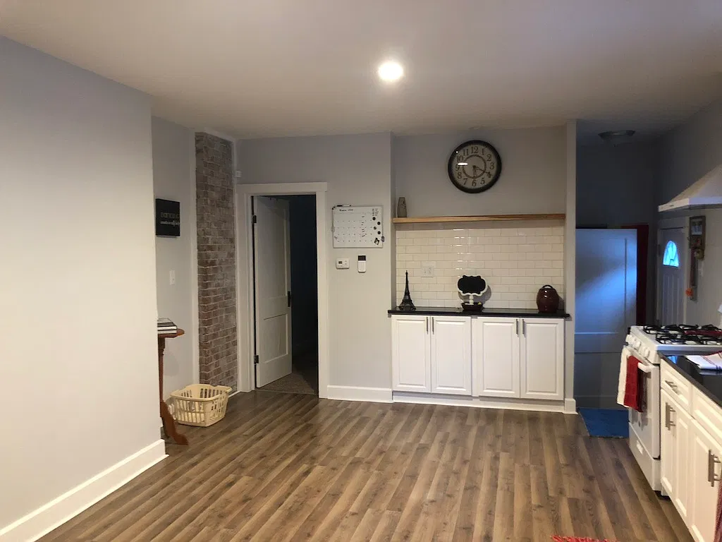 1 bed, 950 sqft, $1,200 — Photo 3