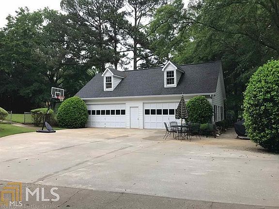 4th image of 2156 Woodland Ct Unit 3