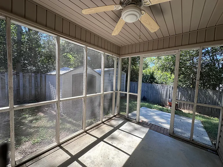 301 Hazelnut Dr — Photo 15