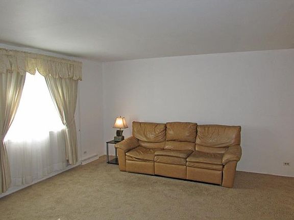 5th image of 6045 Oak Park Dr