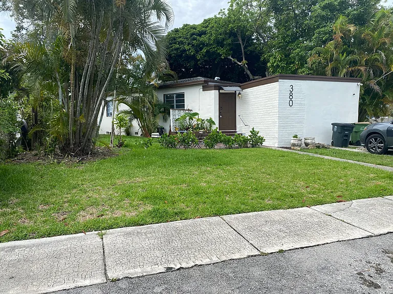 380 NW 134th St — Photo 8