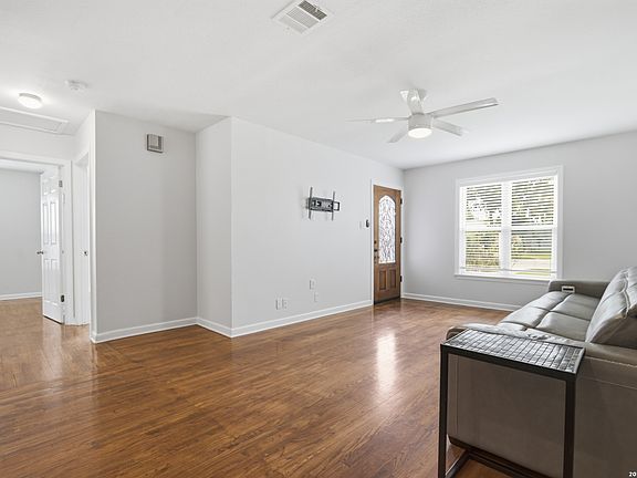 4th image of 511 Lovera Blvd