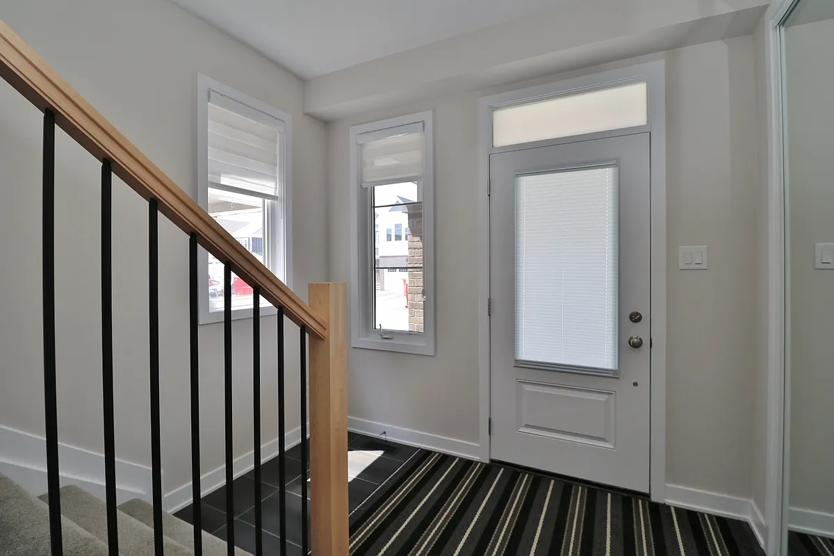 Building Photo - 658 Terrier Cir #1