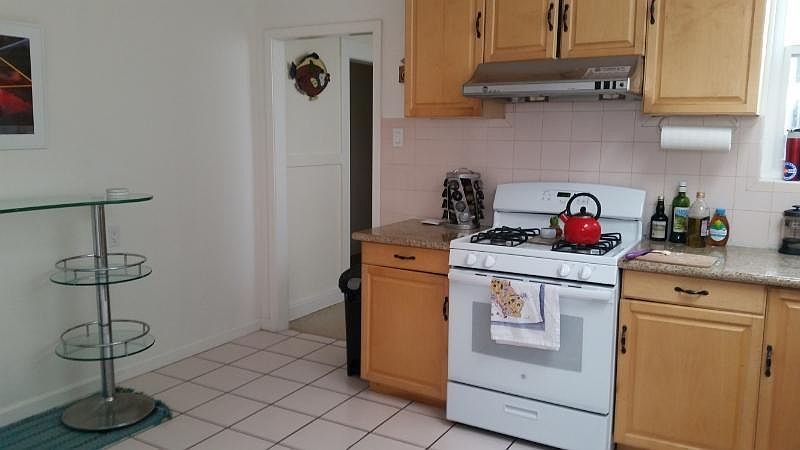 2nd image of 579 32nd Ave