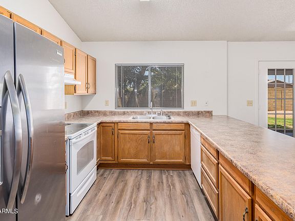 3rd image of 34 W IVYGLEN Street