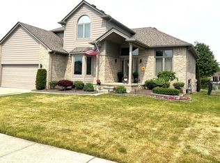 36637 Haley Dr, New Baltimore, MI 48047