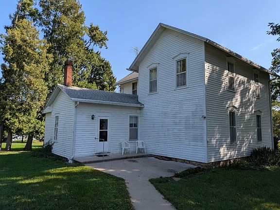 3rd image of 106 N Broadway St