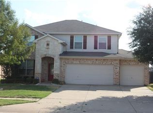 107 Long Prairie Dr, Forney, TX 75126