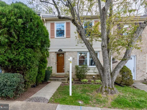 2045 Mayflower Dr, Woodbridge, VA 22192
