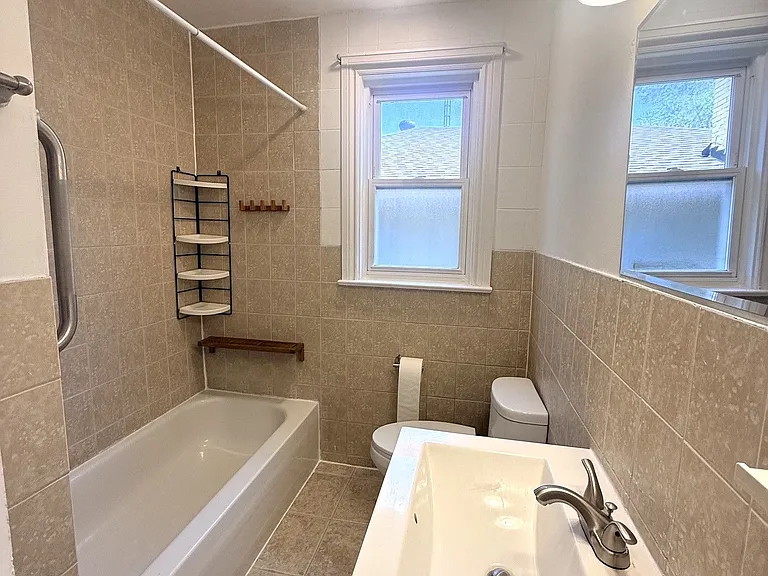 387 Paliser Cres N #MAIN — Photo 13