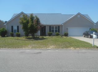 421 Turret Ct NE, Hope Mills, NC 28348