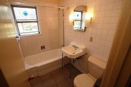 4th image of 4901 Leavenworth St
