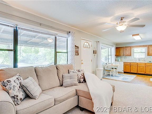4th image of 629 Three Oaks Dr