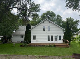 306 1st St, Belview, MN 56214